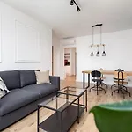 Apartament Old Town Black *
